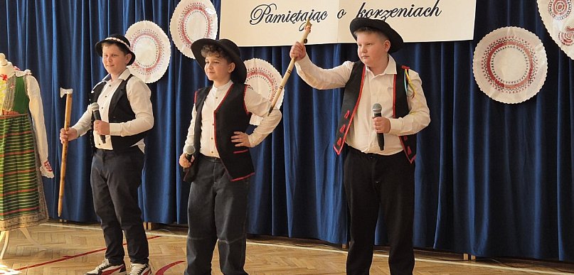 „Pamiętając o korzeniach”. Gminny Przegląd Piosenki Ludowej w Wyszkowie