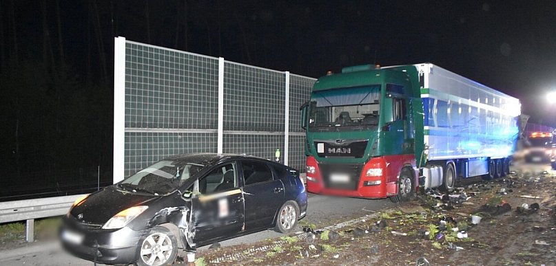 Karambol na S8 pod Wyszkowem. Rozbitych pięć aut