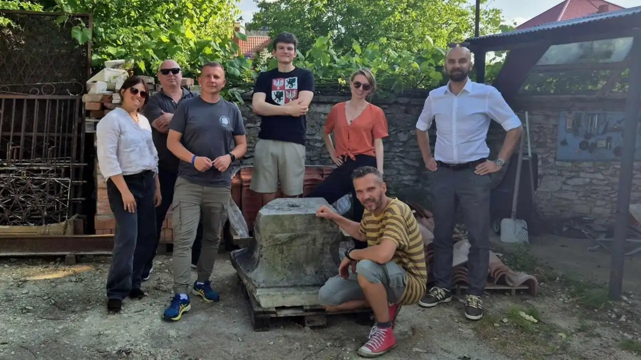 Obelisk wyruszył na renowację