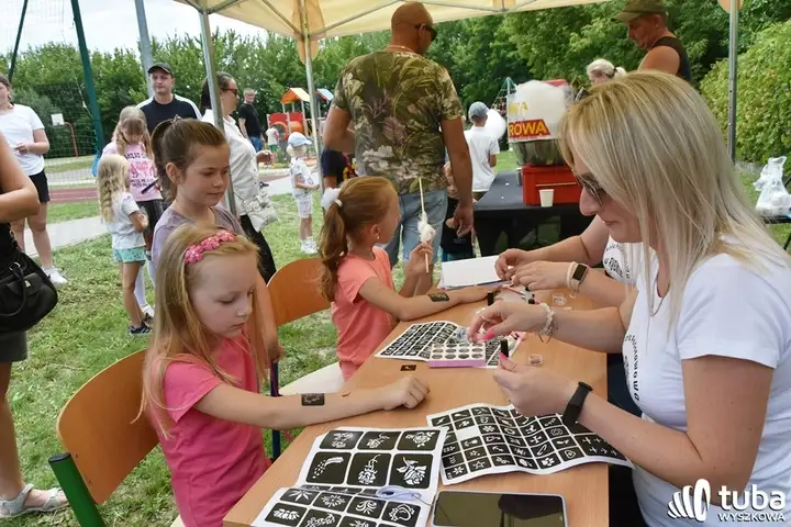 Beztroska zabawa, śmiech i radość w SP w Rybnie