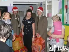 Mali pacjenci obsypani prezentami