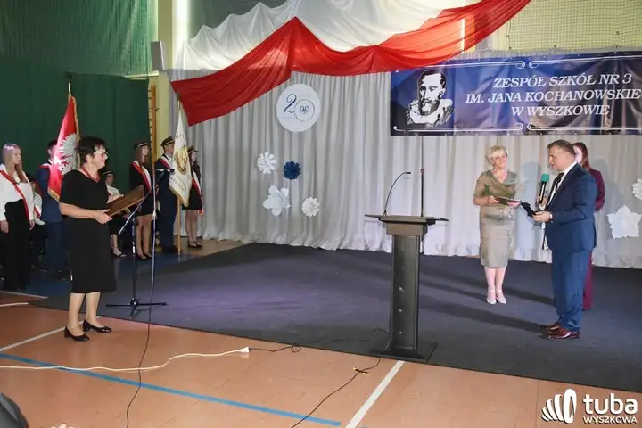 "Ta szkoła jest pięknym składnikiem naszego miasta". 20 lat Zespołu Szkół nr 3  