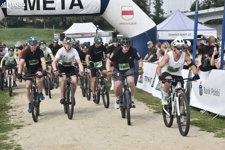 "30 kilometrów w nogach, ramionach i sercach"