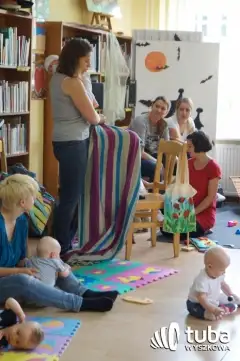 Dziecko nosi się w chuście