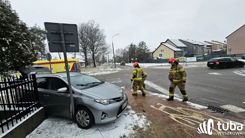 Wjechał w auto z małym dzieckiem 