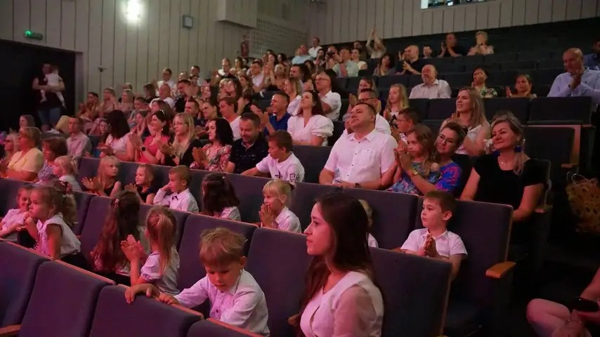Przedszkolaki z grupy Tygryski i Biedronki kosmicznie zakończyły "Bajkę"