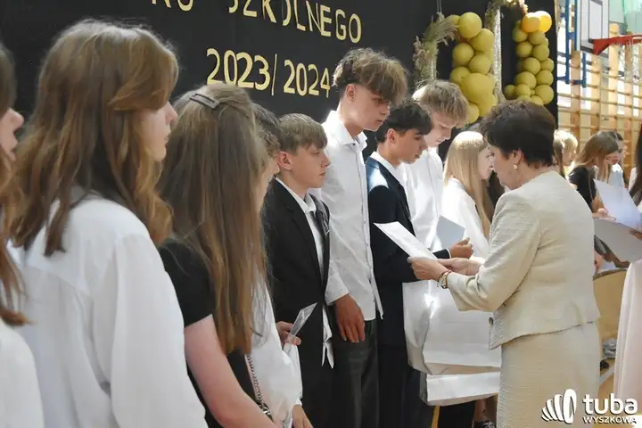 "Na skrzydłach świadectw". Gmina Wyszków oficjalnie zakończyła rok szkolny 2023/ 2024