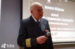 „Droga na kapitański mostek”