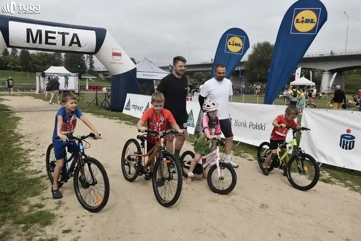 "30 kilometrów w nogach, ramionach i sercach"