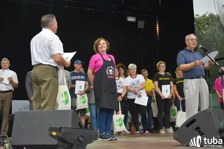 "Największe przedsięwzięcie ekologiczno - edukacyjne". XXI Grzybobranie w Długosiodle