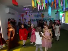 Bal karnawałowy w "Language" 
