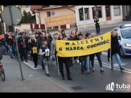 "Bądźcie z nami, z nauczycielami!". Marsz poparcia nauczycieli w Wyszkowie (video)