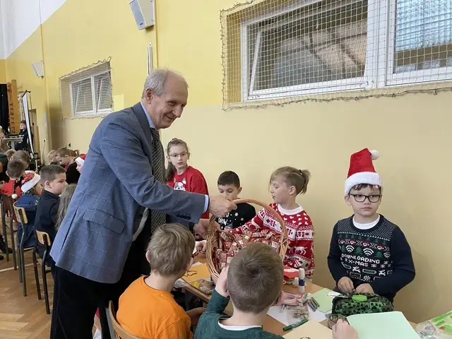 Mikołajkowa niespodzianka dla uczniów z gminy Brańszczyk