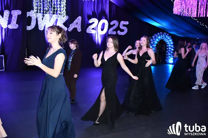 "Ten wieczór jest dla was". Studniówka 2025 I LO w Wyszkowie (VIDEO)