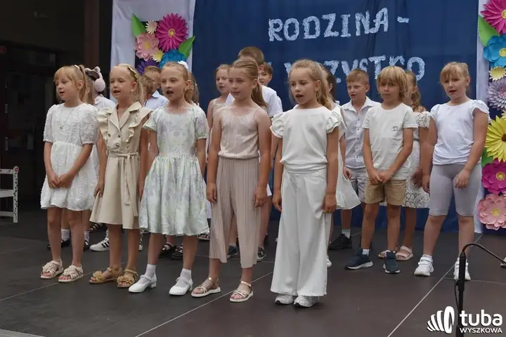 Beztroska zabawa, śmiech i radość w SP w Rybnie