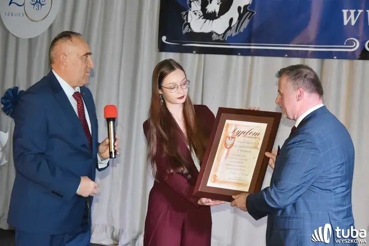 "Ta szkoła jest pięknym składnikiem naszego miasta". 20 lat Zespołu Szkół nr 3  