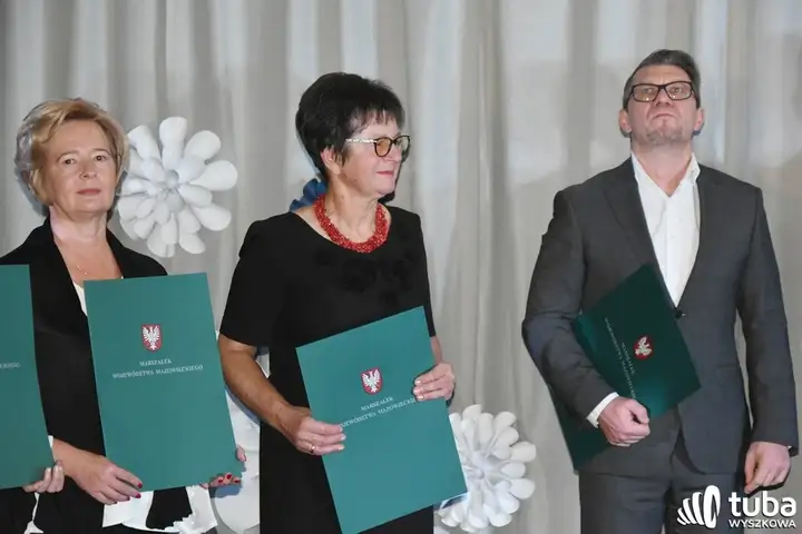 "Ta szkoła jest pięknym składnikiem naszego miasta". 20 lat Zespołu Szkół nr 3  