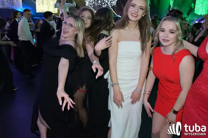 "Ten wieczór jest dla was". Studniówka 2025 I LO w Wyszkowie (VIDEO)