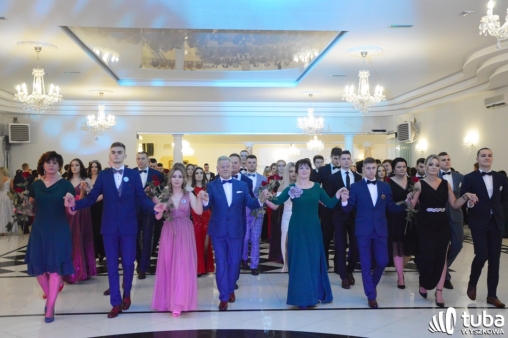 „Bal na sto par”. Studniówka Zespołu Szkół nr 1 w Wyszkowie (VIDEO)