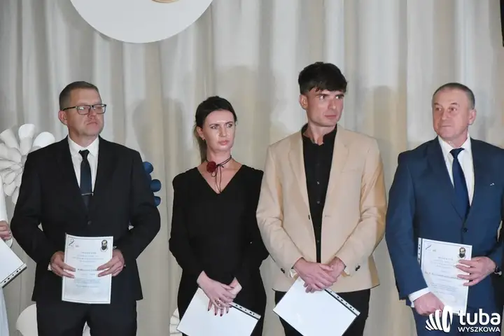 "Ta szkoła jest pięknym składnikiem naszego miasta". 20 lat Zespołu Szkół nr 3  