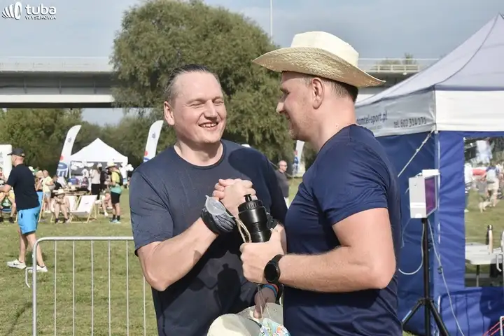"30 kilometrów w nogach, ramionach i sercach"