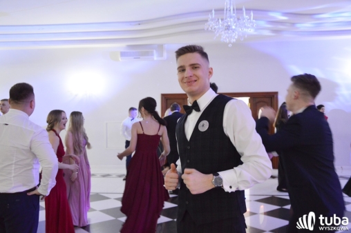 „Bal na sto par”. Studniówka Zespołu Szkół nr 1 w Wyszkowie (VIDEO)