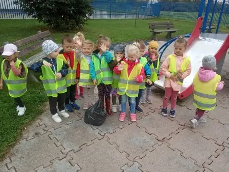 Dzieci sprzątały świat