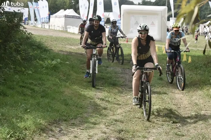 "30 kilometrów w nogach, ramionach i sercach"