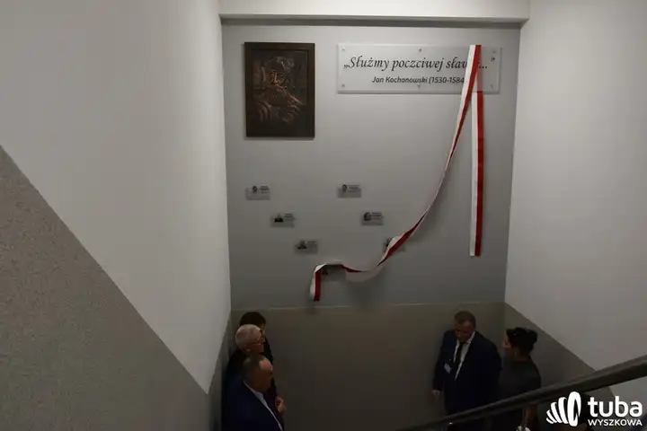 "Ta szkoła jest pięknym składnikiem naszego miasta". 20 lat Zespołu Szkół nr 3  