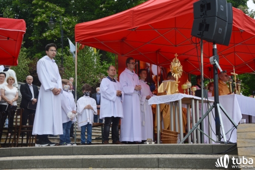 Niech Eucharystyczny Jezus będzie uwielbiony