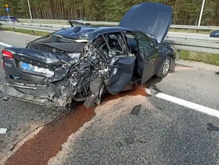 Potrójne zderzenie na S8. Trasa zablokowana (AKTUALIZACJA)