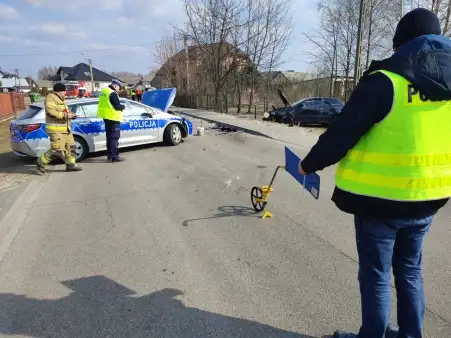 Po pijanemu rozbił radiowóz. Trzy osoby w szpitalu