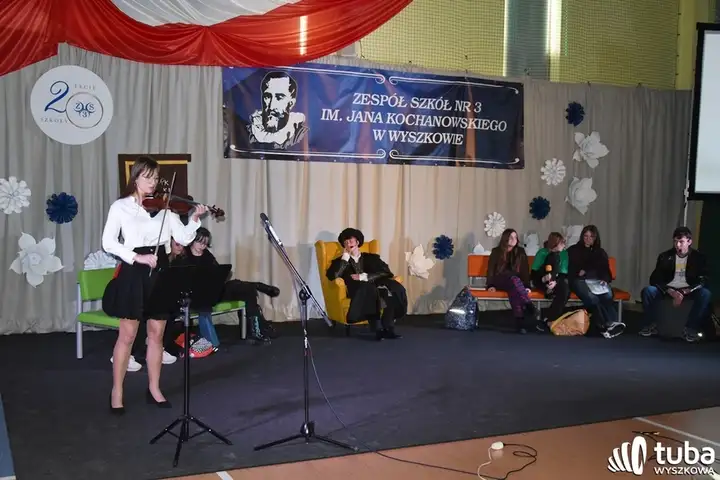 "Ta szkoła jest pięknym składnikiem naszego miasta". 20 lat Zespołu Szkół nr 3  