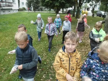 Dzieci sprzątały świat