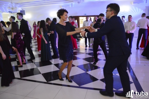 „Bal na sto par”. Studniówka Zespołu Szkół nr 1 w Wyszkowie (VIDEO)