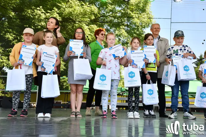 Wspaniała zabawa z historią w tle (VIDEO)