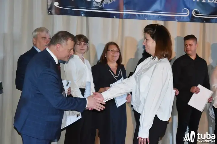 "Ta szkoła jest pięknym składnikiem naszego miasta". 20 lat Zespołu Szkół nr 3  