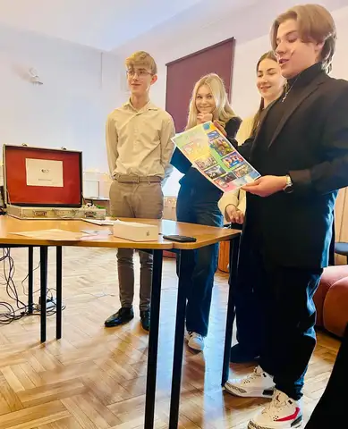 Kapsuła Czasu świadkiem historii I LO