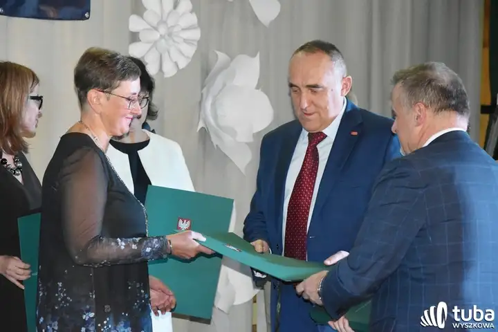 "Ta szkoła jest pięknym składnikiem naszego miasta". 20 lat Zespołu Szkół nr 3  
