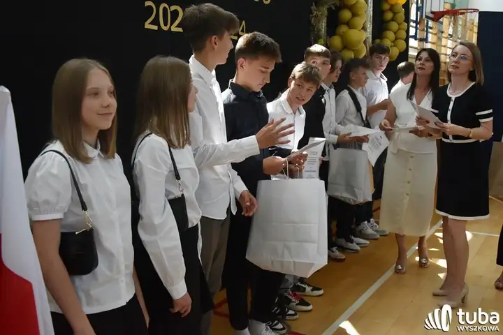 "Na skrzydłach świadectw". Gmina Wyszków oficjalnie zakończyła rok szkolny 2023/ 2024