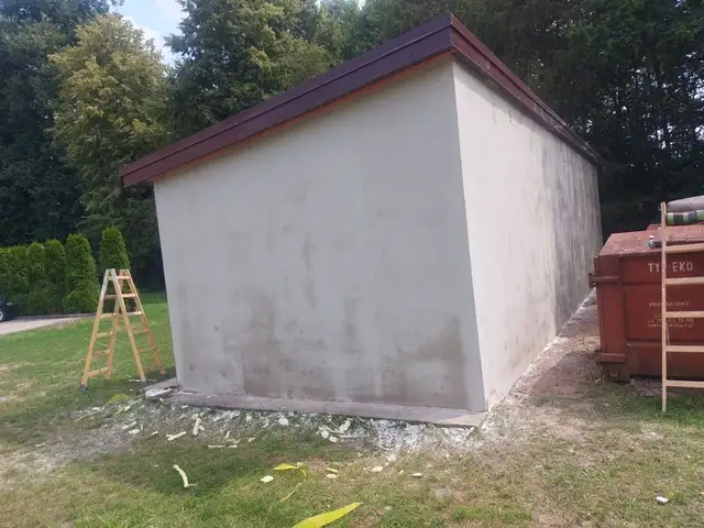 Uczniowie na wakacjach, szkoły robią porządki