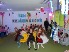Bal karnawałowy w "Language" 