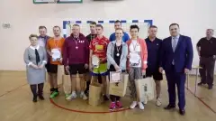 Pojedynek na sto rakietek