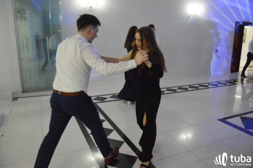 „Bal na sto par”. Studniówka Zespołu Szkół nr 1 w Wyszkowie (VIDEO)