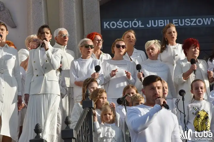 Przez muzykę i śpiew otwierają się na Boga