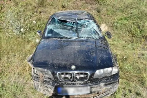 O włos od tragedii. Przyczyną deszcz i nadmierna prędkość