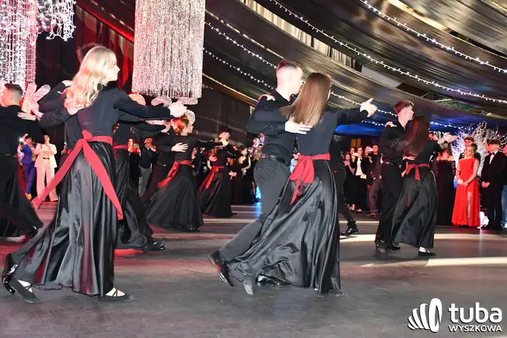 "Ten wieczór jest dla was". Studniówka 2025 I LO w Wyszkowie (VIDEO)