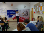 "Moje słowa dolecą do Niepodległej" - w "Dwójce" konkursowo recytowali Broniewskiego