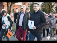 "Bądźcie z nami, z nauczycielami!". Marsz poparcia nauczycieli w Wyszkowie (video)