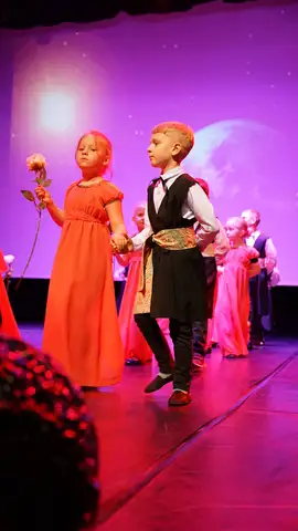 Przedszkolaki z grupy Tygryski i Biedronki kosmicznie zakończyły "Bajkę"
